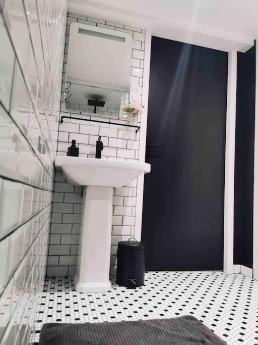 Chalet Cosy Secteur Calme Tram A 120 M Gare Aeroport Cenon Exterior foto